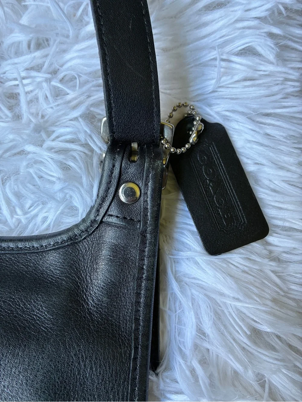 Coach 9135 Vintage Hippie Flap Slim Crossbody Shoulder Bag Black Leather 🖤 - Picture 12 of 16